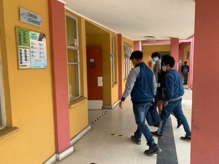 Dirección de Educación Pública informa funcionamiento de establecimientos en comunas que pasan a fase 1