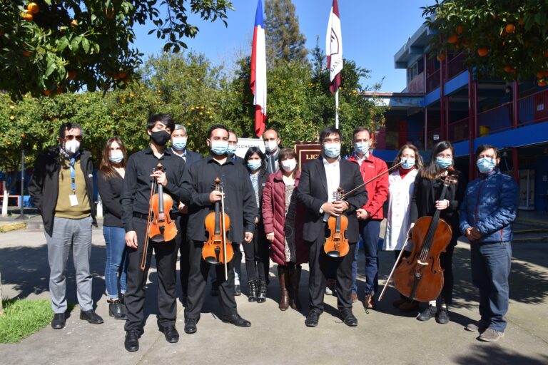 En Liceo Bicentenario Juan Pablo II de Nancagua lanzan proyecto para crear orquestas en los colegios