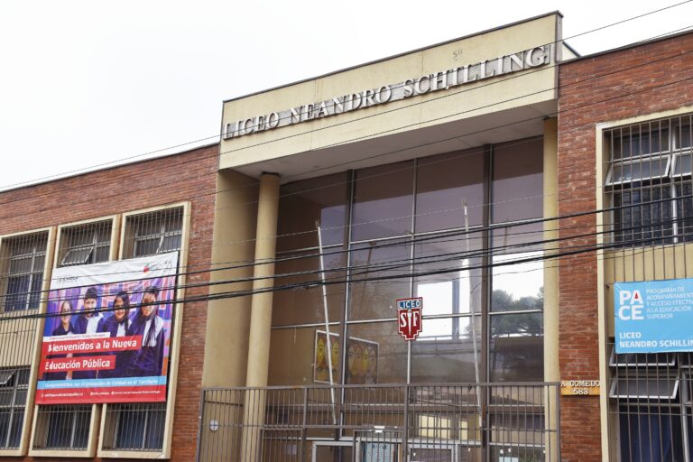SLEP Colchagua informa situación sanitaria de Liceo Neandro Schilling