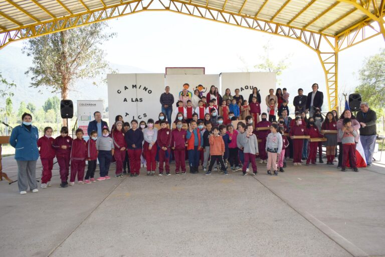 Escuela Básica Yaquil recibió importante implementación tecnológica para sus estudiantes
