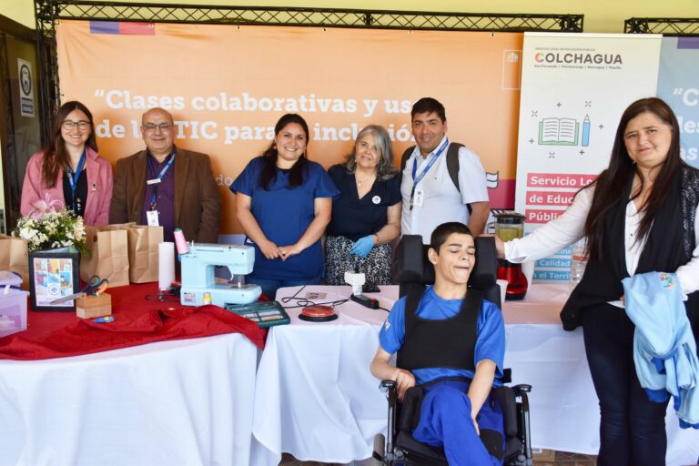 Brillante exposición de Escuela Ayudando a Crecer en encuentro regional Seamos Comunidad que innova